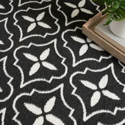 Kirklands Home Outdoor Rugs|Black & Ivory Quatrefoil Indoor/Outdoor Runner
