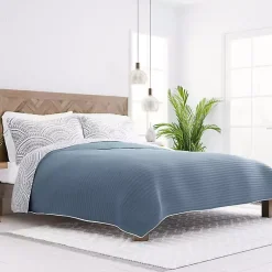 Kirklands Home Quilts|Blue Scalloped Reversible 3-pc. King Quilt Set