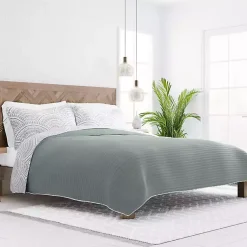 Kirklands Home Quilts|Green Scalloped Reversible 3-pc. Queen Quilt Set