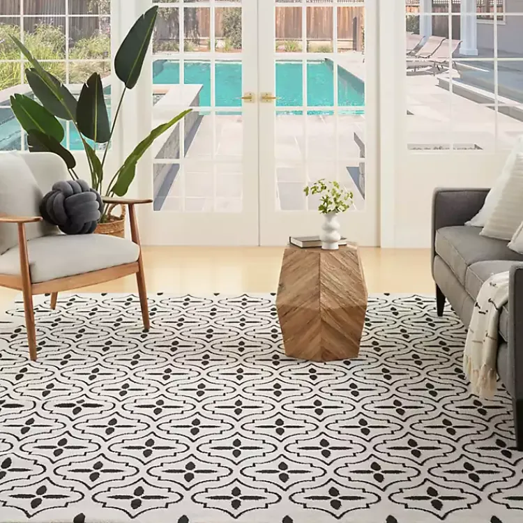 Kirklands Home Outdoor Rugs|Ivory & Black Quatrefoil Indoor/Outdoor Rug, 8x10