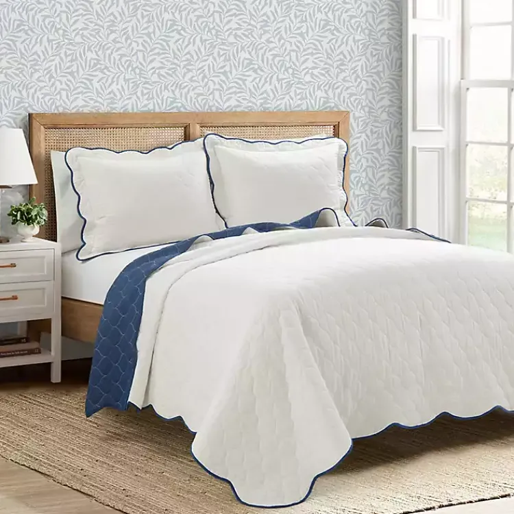 Kirklands Home Quilts|White and Navy Scallop 3-pc. King Quilt Set