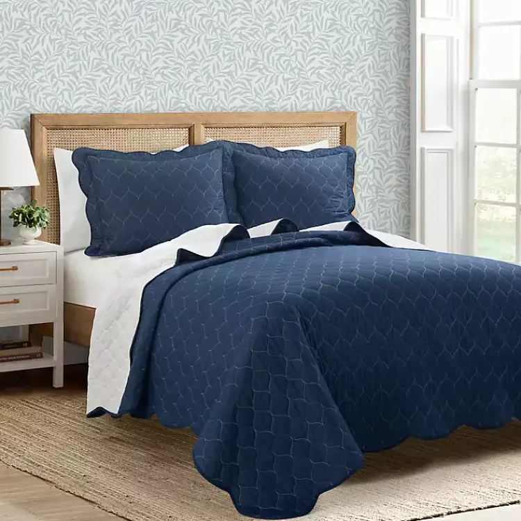 Kirklands Home Quilts|White and Navy Scallop 3-pc. King Quilt Set