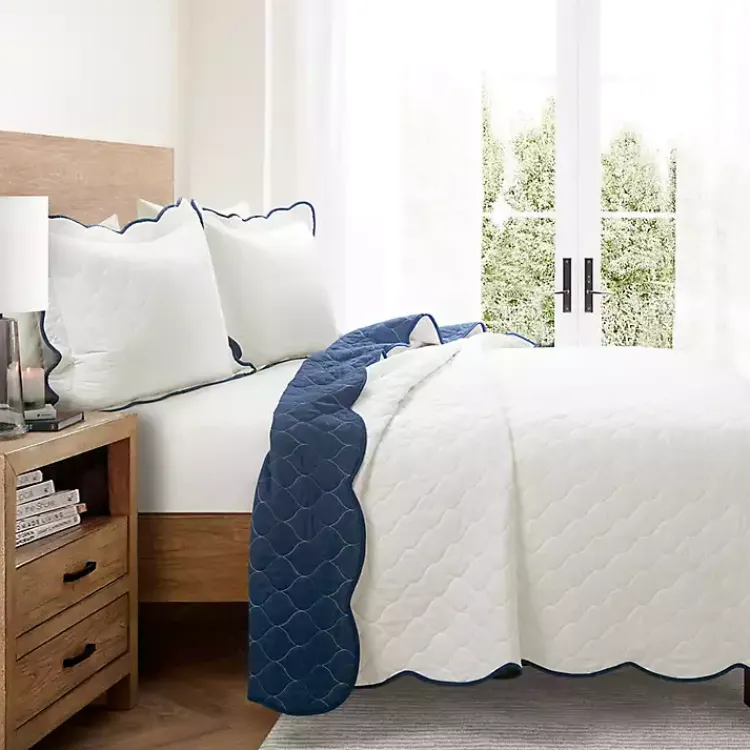 Kirklands Home Quilts|White and Navy Scallop 3-pc. King Quilt Set