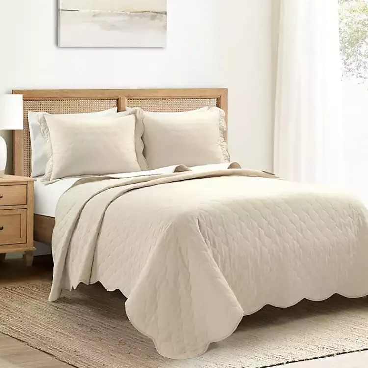 Kirklands Home Quilts|White and Tan Scallop 3-pc. Full/Queen Quilt Set