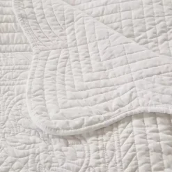 Discount Oversized Quilted Scalloped Edge Throw Blankets & Throws