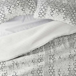 Kirklands Home Quilts|White Trellis Reversible 3-pc. Queen Quilt Set